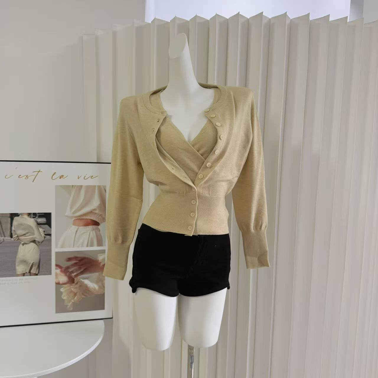 Fart Shop Women's Knit V-Neck Cross Slimming Cardigan Vest Two-Piece Set