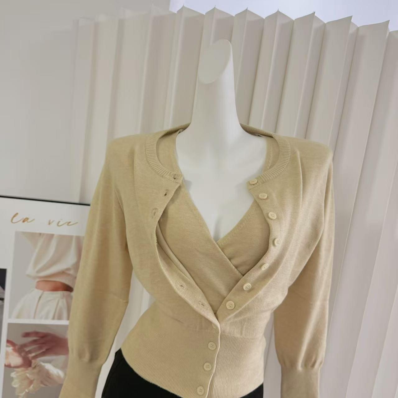 Fart Shop Women's Knit V-Neck Cross Slimming Cardigan Vest Two-Piece Set - Image 4