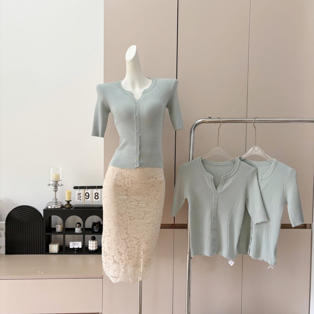 Light Blue V-Neck Short Sleeve Knit Cardigan Women Autumn Slim Waist Five-Quarter Sleeve Base Layer Top