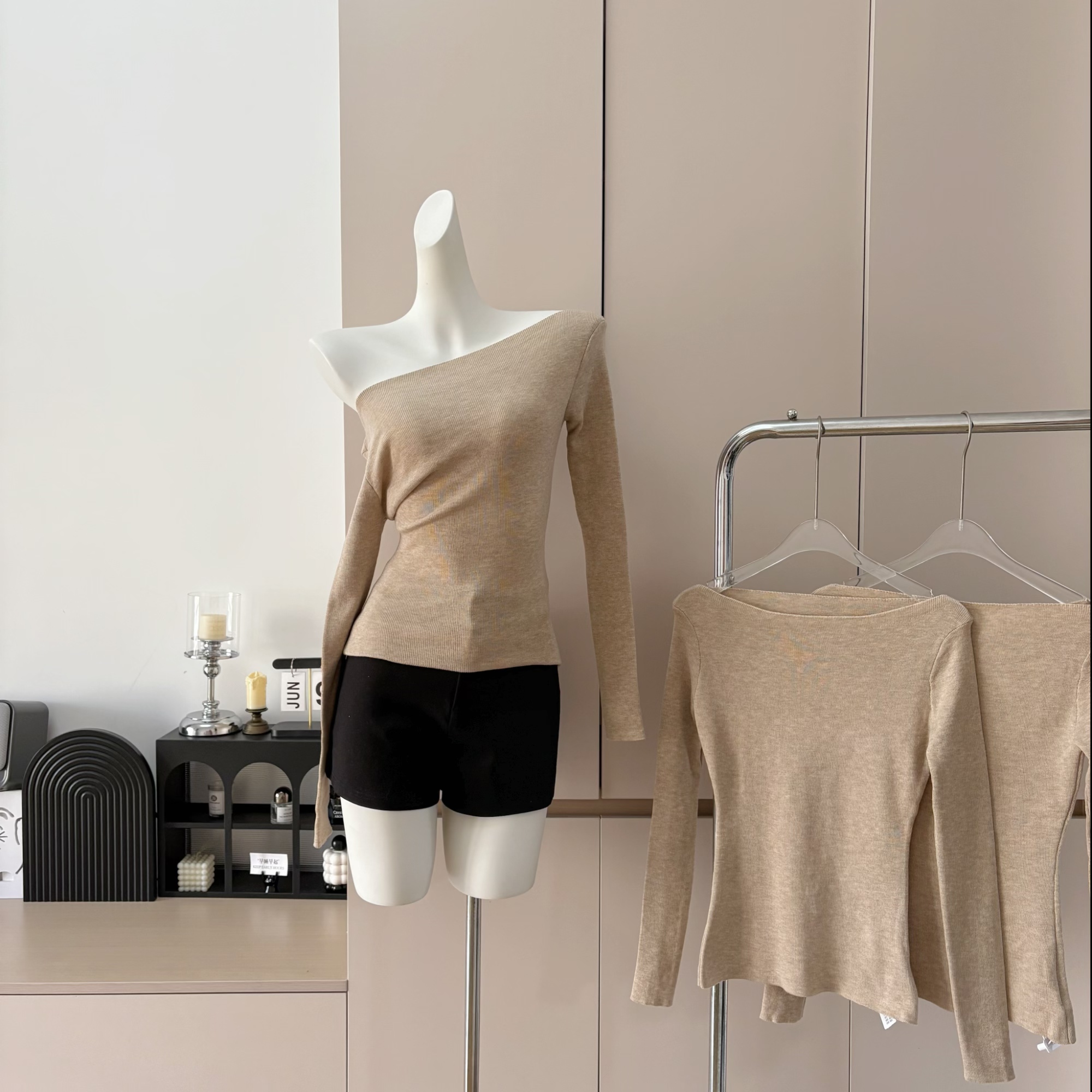 Women's Solid Color Slim Fit One Shoulder Knit Top