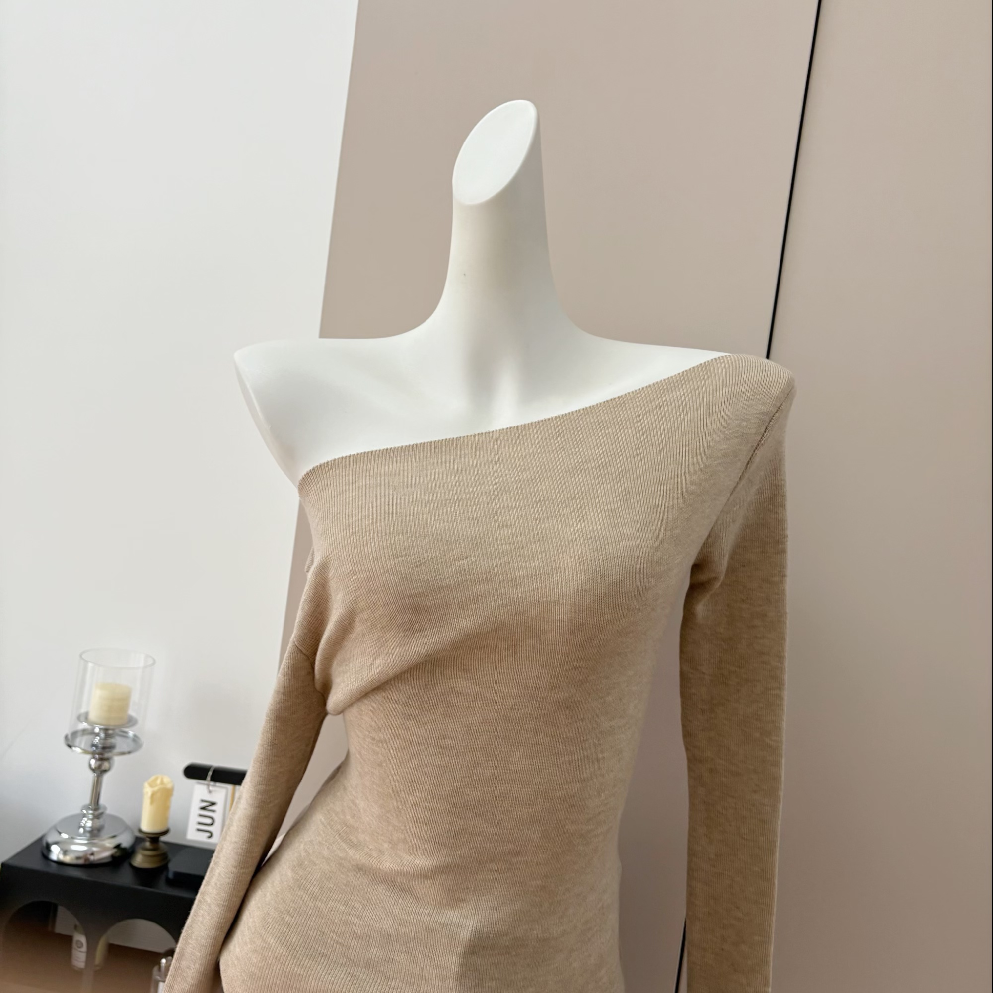 Women's Solid Color Slim Fit One Shoulder Knit Top - Image 4